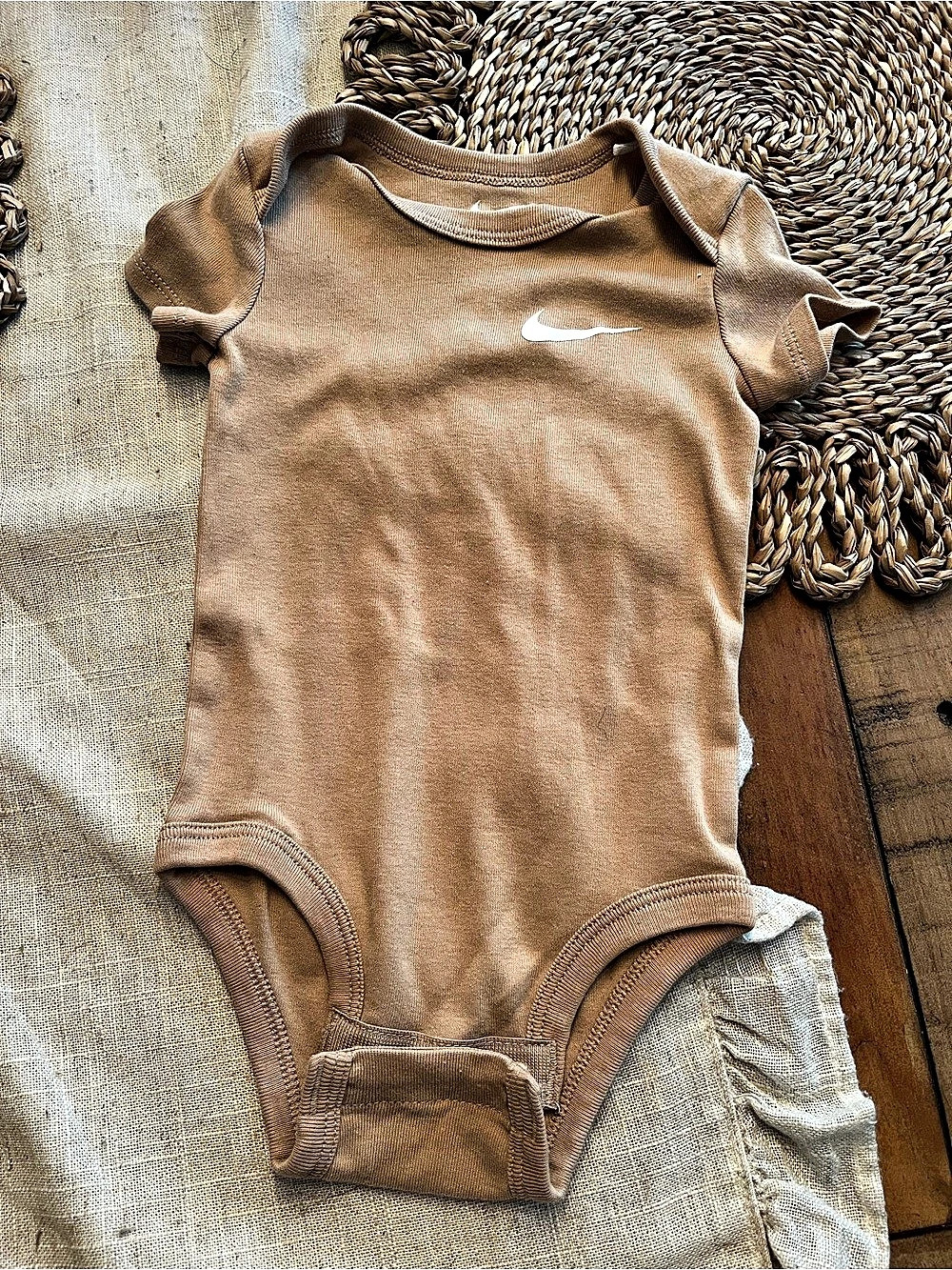 Nike boys Onesie tan Size 9m